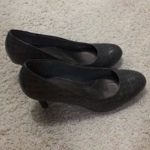 BOGO FREE!! Grey snake print comfort plus heels